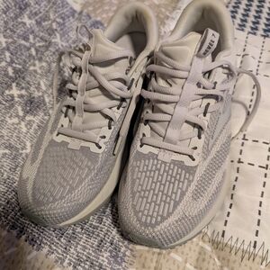 Brooks White Athletic Sneakers